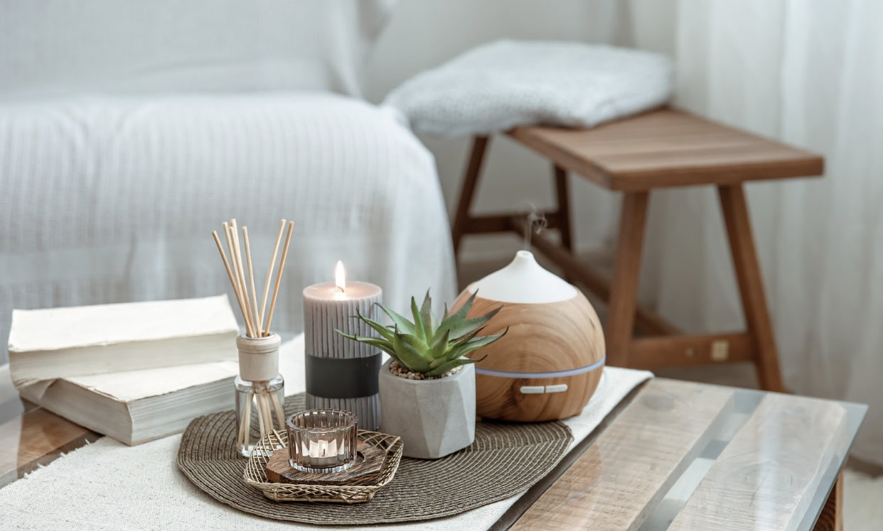 Come Profumare il Divano in Tessuto: 3 Alternative